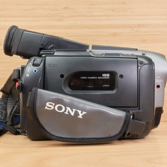 Sony Handycam CCD-TRV72 NTSC Video Hi8 Camcorder / Tested / Made in Japan - Picture 8 of 10